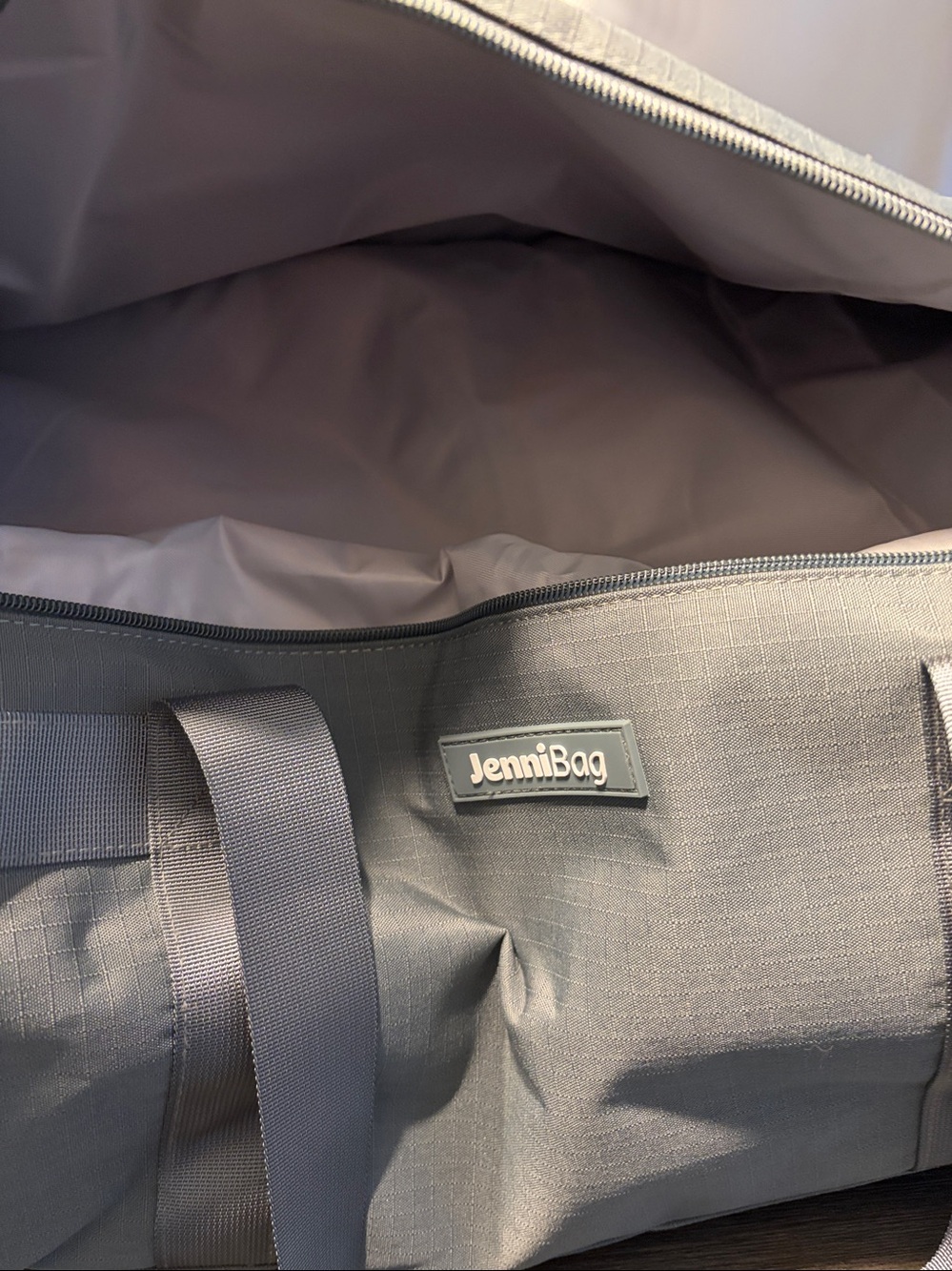 JenniBag Convertible Travel Bag 2.0 – Gray (Excellent Condition) - Picture 3 of 12